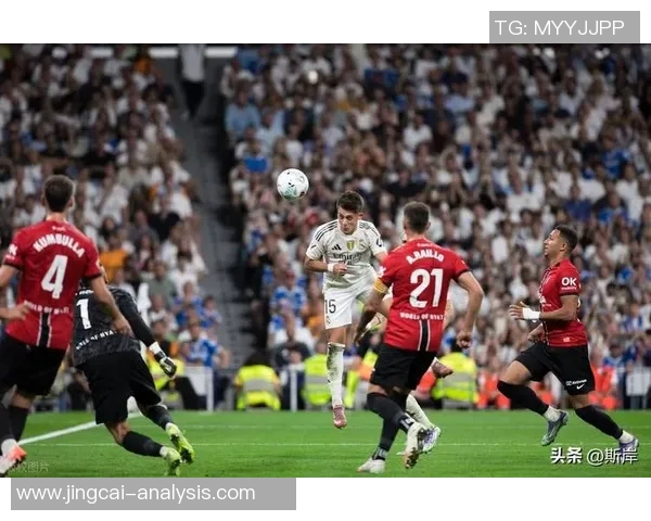 欧联杯多特蒙德大胜皇马引发争议判罚全场沸腾瞬间回顾